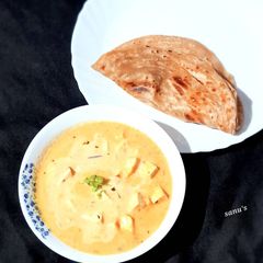 A picture of Mughlai Paneer Korma In White Gravy.