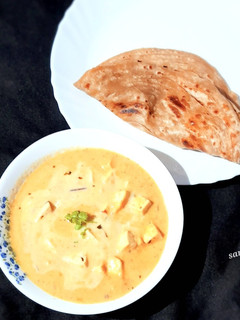 A picture of Mughlai Paneer Korma In White Gravy.