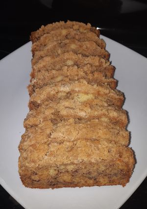 A picture of Banana Crumble Bread.