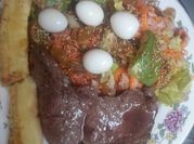 Una foto de rábano y tomate jugos
