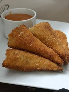 A picture of Bread cone samosa😋😋.