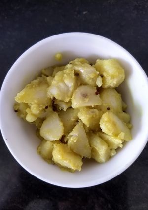 व्रत वाले आलू (Vrat Wale aloo recipe in Hindi) रेसिपी मुख्य फोटो