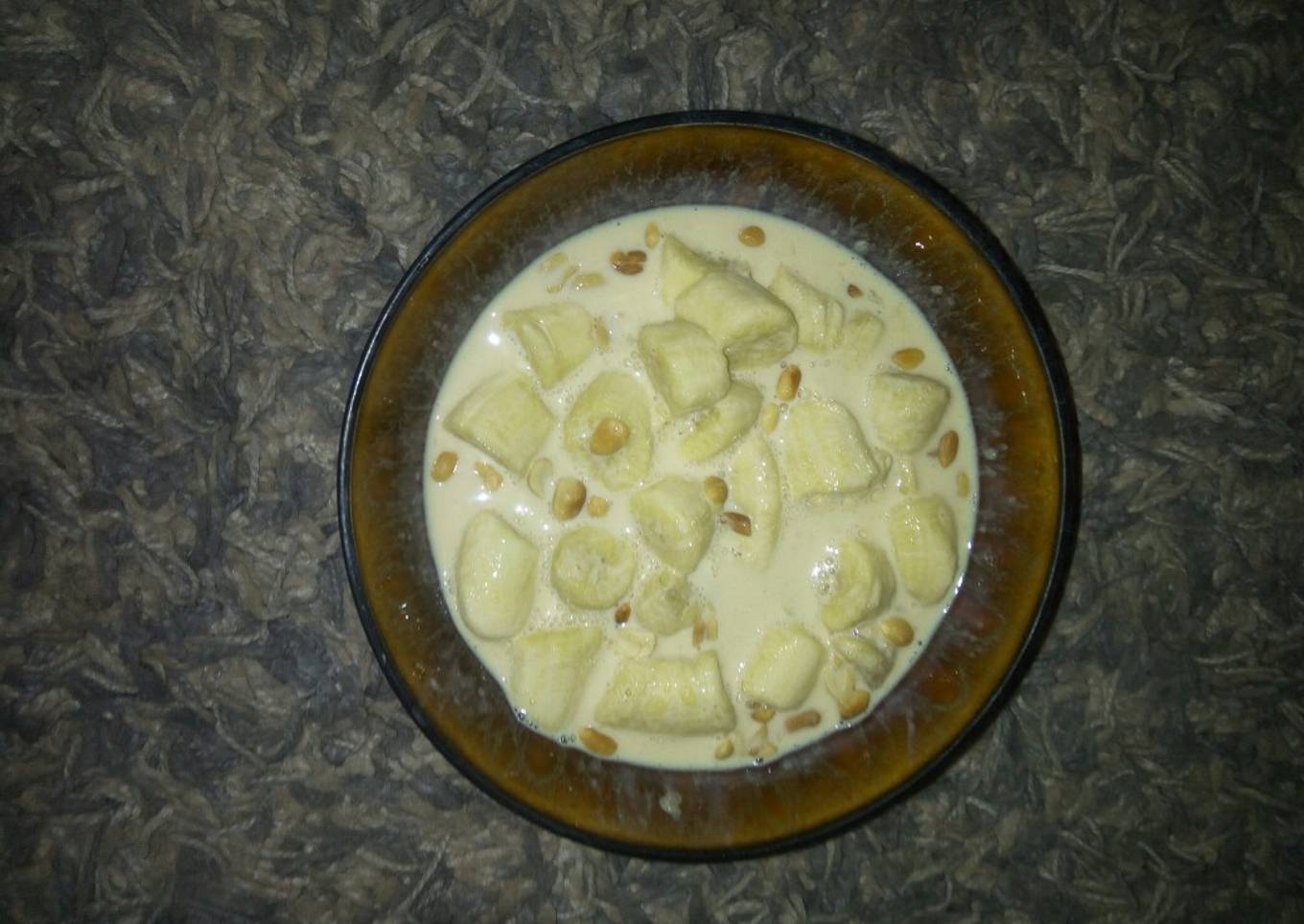 Banana, milk and groundnut