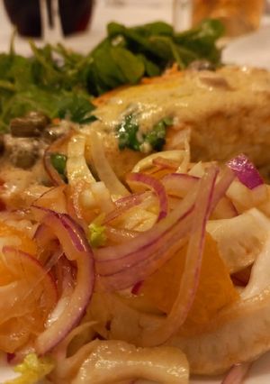 Una foto de Salmón rosado con crema de limón