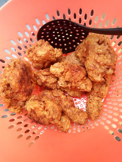 A picture of KFC style fried chicken.