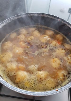 Una foto de Caldo de Puchero con espinaso
