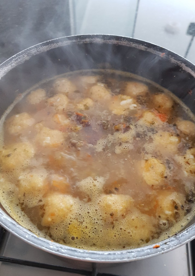 Una foto de Caldo de Puchero con espinaso