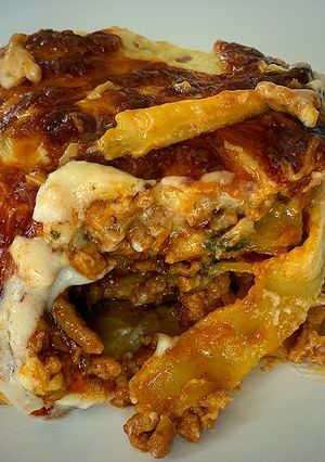 Foto principal de Lasaña boloñesa con bechamel de champiñones