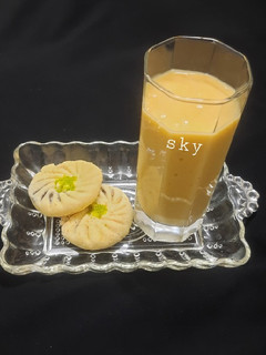 عکسی از دستور میلک شیک گلابی_انبه🍐🥭