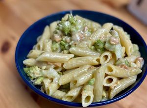 Una foto de Macarrones con romanescu y Almendras