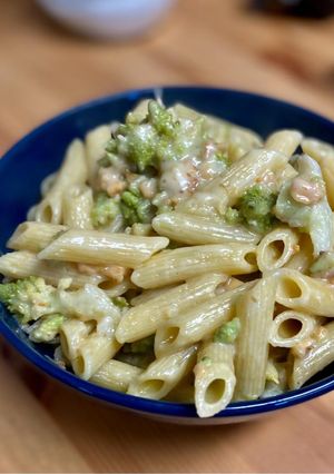 Una foto de Macarrones con romanescu y Almendras