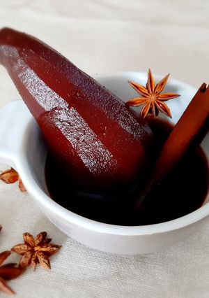 Une photo de Poire au vin et épices