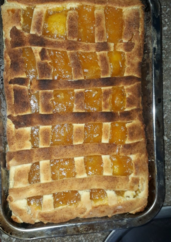 Una foto de Pasta frola de dulce de batata
