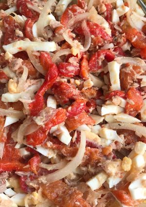 Una foto de Ensalada con pimientos asados