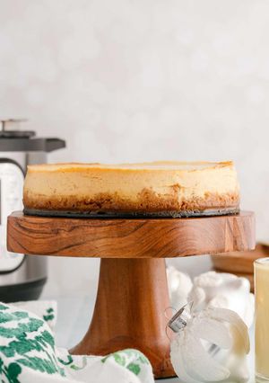 A picture of Cheesecake in an Instant Pot.