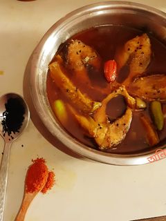 ইলিশ মাছের ঝোল (ilish macher jhol recipe in Bengali) রেসিপির প্রধান ছবি