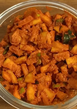 A picture of Instant Mango pickle.