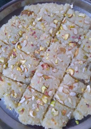 અમૃત પાક (Amrut Paak Recipe In Gujarati) રેસીપી મુખ્ય ફોટો