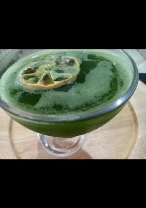 A picture of Parsley and kale juice.