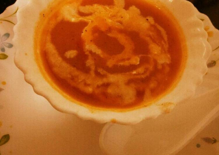 Tomato carrot soup