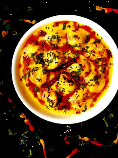 पकौड़े वाली बेसन की कढ़ी (pakode wali besan ki kadhi recipe in Hindi) रेसिपी मुख्य फोटो