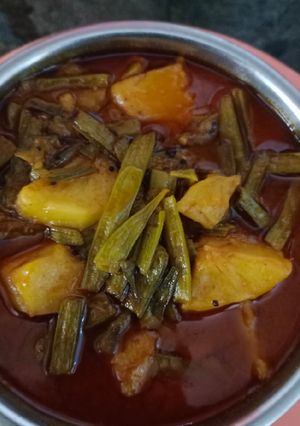 ગુવાર બટાકા નું શાક (Guvar Bateka Shak Recipe In Gujarati) રેસીપી મુખ્ય ફોટો