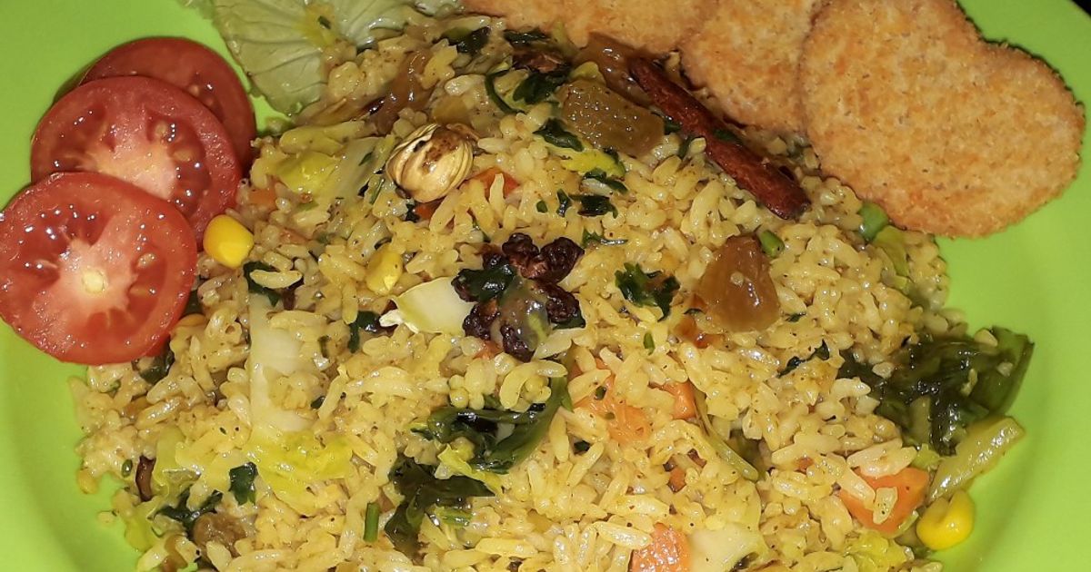 Resep Cute Curry Fried Rice oleh Tuti Julvianti Ismail - Cookpad