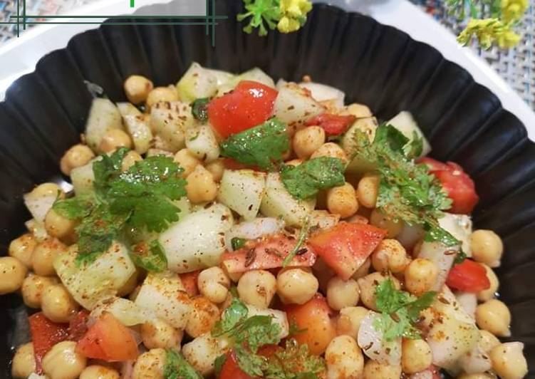 Steps to Prepare Quick Spicy chickpeas Salad