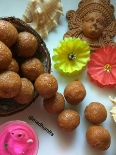 গুড়ের নারকেল নাড়ু(Gurer narkel naru recipe in Bengali) রেসিপির প্রধান ছবি