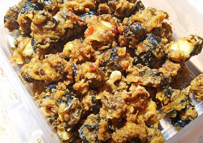 Bagaimana Menyiapkan Kakul Base Genep yang Menggugah Selera