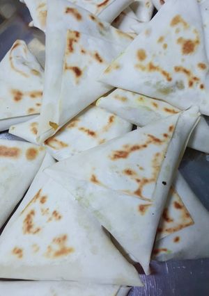 صورة لوصفة سمبوسة نقانق وبيض بالصاج