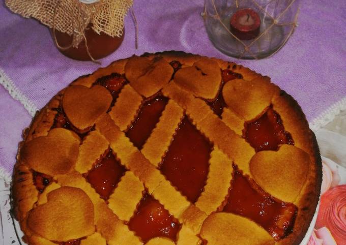 Crostata con confettura di albicocche e frolla all'olio