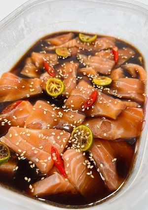 Hình của món Cá hồi ngâm tương.