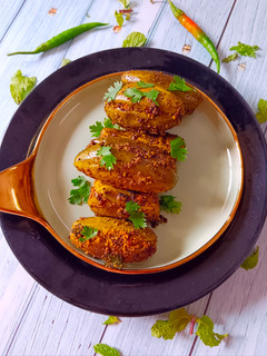 अचारी भरवां परवल - सफर के लिए बेस्ट (Pointed gourd stuffed with pickle masala- best for travelling) रेसिपी मुख्य फोटो