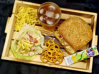 ساندویچ سرد کالباس (فوری)🌯