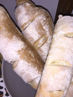 Una foto de PAN BAGUETTE CASERO 🥖