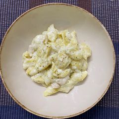 A picture of Chicken white sauce pasta.