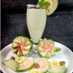 A picture of Almond Amrud Coconut smoothie.