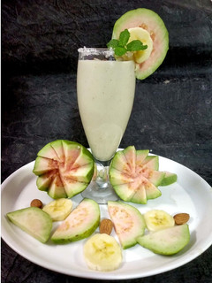 A picture of Almond Amrud Coconut smoothie.