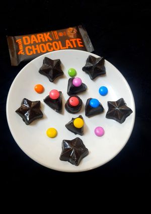 A picture of Dry fruit chocolate.