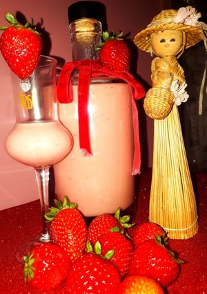 Foto di Liquore vov alle fragole