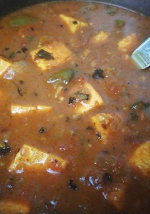 A picture of Kadahi paneer with homemade paneer.