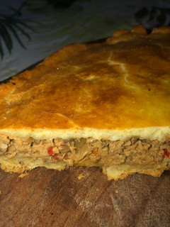 Una foto de Tarta de atún con masa casera👌