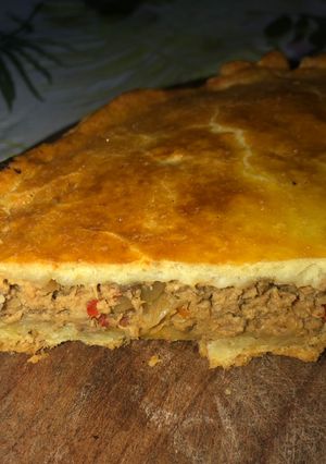 Una foto de Tarta de atún con masa casera👌