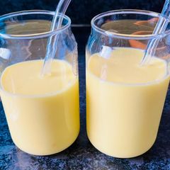 A picture of Mango Shake.