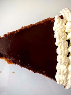 চকলেট ক্রিম চীজ কেক(Chocolate Cream Cheese Cake recipe in Bengali) রেসিপির প্রধান ছবি