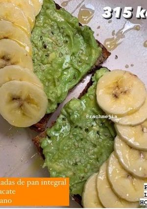 Una foto de Desayuno rápido de aguacate y plátano