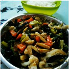 A picture of Mixed Veggies Using Oyster sauce.