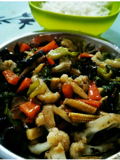 A picture of Mixed Veggies Using Oyster sauce.