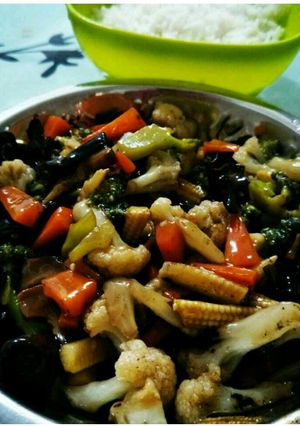 A picture of Mixed Veggies Using Oyster sauce.